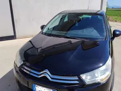 Usata 2011 Citroën C4 Seduction Tre volumi | 2900 € (Buon prezzo)
