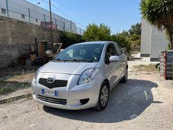 Grigio Usata 2008 Toyota Yaris Tre volumi | 1600 € (Super prezzo)