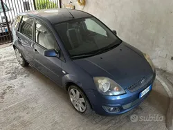 Usata 2006 Ford Fiesta Ghia Due volumi | 3000 € (Buon prezzo)