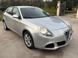 Argento Usata 2011 Alfa Romeo Giulietta Distinctive Tre volumi | 3490 € (Ottimo prezzo)