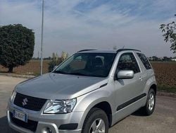 Usata 2011 Suzuki Grand Vitara SUV | 11.000 € (Buon prezzo)