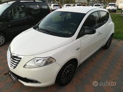Bianco Usata 2015 Lancia Ypsilon Gold Due volumi | 7900 € (Buon prezzo)