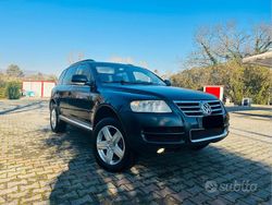 Nero Usata 2006 VW Touareg R SUV | 2700 €