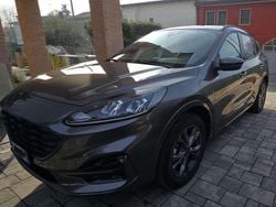 Grigio Usata 2023 Ford Kuga ST-Line SUV | 23.600 € (Buon prezzo)