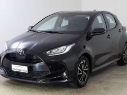 Nero Usata 2022 Toyota Yaris Trend Tre volumi | 17.900 € (Cara)