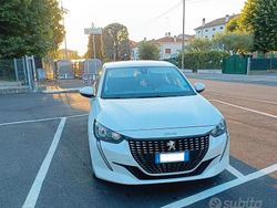 Bianco Usata 2021 Peugeot 208 Active Due volumi | 9900 € (Buon prezzo)