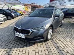 Grigio scuro Usata 2022 Skoda Octavia Executive Station wagon | 20.890 € (Ottimo prezzo)