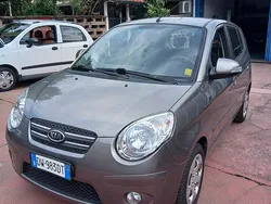 Usata 2009 Kia Picanto Due volumi | 3950 € (Cara)