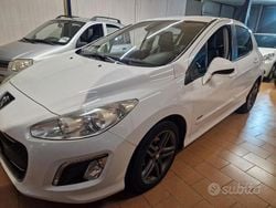 Bianco Usata 2012 Peugeot 308 Business-Line Tre volumi | 3900 € (Buon prezzo)