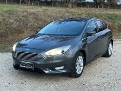 Grigio Usata 2015 Ford Focus Titanium Tre volumi | 6500 € (Ottimo prezzo)