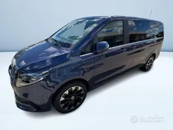 Blu Nuova 2025 Mercedes V250 Avantgarde Monovolume | 81.900 € (Buon prezzo)