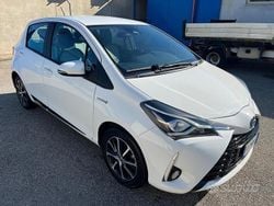 Bianco Usata 2018 Toyota Yaris Hybrid Tre volumi | 11.499 € (Buon prezzo)
