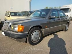 Gray Usata 1990 Mercedes 190 Tre volumi | 6899 €