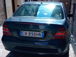Blu/azzurro Usata 2004 Mercedes C220 Classic Tre volumi | 1600 € (Buon prezzo)
