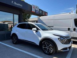 Bianco(met.) Usata 2024 Kia Sportage Style SUV | 29.900 € (Buon prezzo)