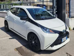 Bianco Usata 2016 Toyota Aygo Cool Due volumi | 8900 € (Buon prezzo)