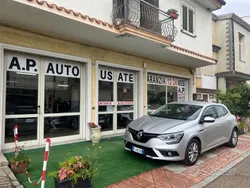 Argento Usata 2017 Renault Mégane IV Bose Edition Tre volumi | 9999 € (Buon prezzo)