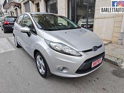 Argento Usata 2012 Ford Fiesta Tre volumi | 5300 € (Buon prezzo)