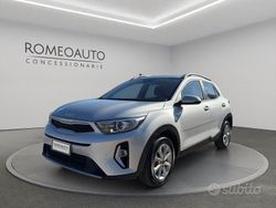 Argento Usata 2022 Kia Stonic Urban SUV | 14.300 € (Buon prezzo)