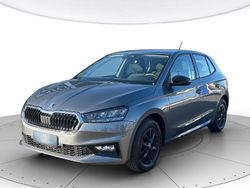 Grigio metall. Usata 2024 Skoda Fabia Tre volumi | 16.500 € (Buon prezzo)