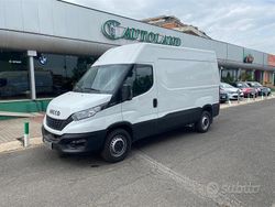 Bianco Usata 2021 Iveco Daily Tre volumi | 19.950 € (Buon prezzo)