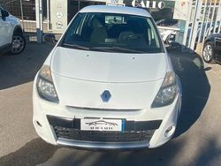 Bianco Usata 2010 Renault Clio II Luxe Tre volumi | 3000 € (Buon prezzo)