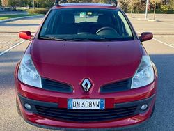 Rosso Usata 2008 Renault Clio III LE Tre volumi | 2990 € (Buon prezzo)