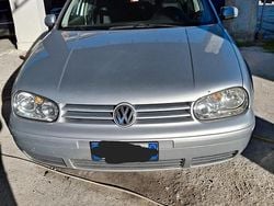 Grigio Usata 2001 VW Golf IV Tre volumi | 1400 € (Super prezzo)