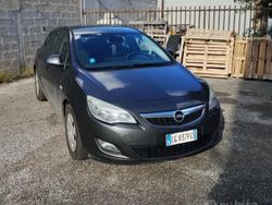Grigio Usata 2011 Opel Astra Tre volumi | 3000 € (Ottimo prezzo)