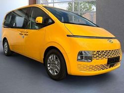 Giallo Usata 2024 Hyundai Staria Trend Monovolume | 53.000 € (Molto cara)