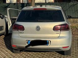 Grigio Usata 2010 VW Golf VI Tre volumi | 3200 € (Buon prezzo)