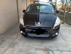 Nero Usata 2011 Peugeot 5008 Monovolume | 4000 € (Ottimo prezzo)