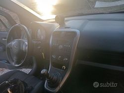 Nero Usata 2010 Opel Agila Due volumi | 5500 €