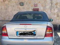 Grigio Usata 2002 Opel Adam Due volumi | 2000 €