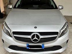Grigio Usata 2017 Mercedes A180 Tre volumi | 17.300 € (Buon prezzo)