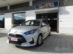 Grigio Usata 2025 Toyota Yaris Hybrid Active Tre volumi | 20.700 € (Ottimo prezzo)