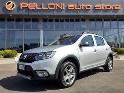 Argento Usata 2017 Dacia Sandero Stepway Due volumi | 10.450 € (Cara)