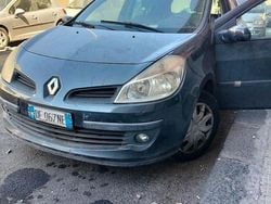 Grigio Usata 2007 Renault Clio III Tre volumi | 499 € (Ottimo prezzo)