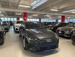 Grigio Usata 2022 Audi A3 Business Tre volumi | 24.900 € (Buon prezzo)