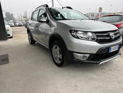 Grigio Usata 2014 Dacia Sandero Prestige Due volumi | 5999 € (Super prezzo)