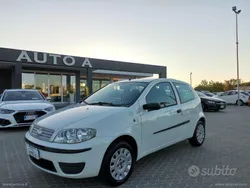 Bianco Usata 2009 Fiat Punto Active Due volumi | 2800 € (Buon prezzo)