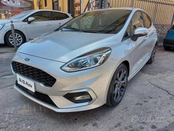 Grigio Usata 2018 Ford Fiesta ST-Line Tre volumi | 10.900 € (Buon prezzo)