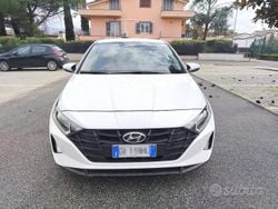 Bianco Usata 2022 Hyundai i20 Tre volumi | 13.800 € (Buon prezzo)