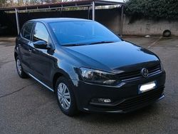 Grigio Usata 2017 VW Polo Tre volumi | 8890 € (Buon prezzo)