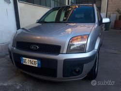 Grigio Usata 2006 Ford Fusion Tre volumi | 1300 € (Ottimo prezzo)