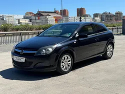 Nero Usata 2009 Opel Astra GTC Tre volumi | 2999 € (Buon prezzo)