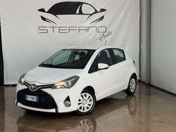 Bianco Usata 2015 Toyota Yaris Active Tre volumi | 5500 € (Buon prezzo)