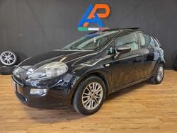 Nero Usata 2013 Fiat Punto Lounge Tre volumi | 3900 € (Buon prezzo)