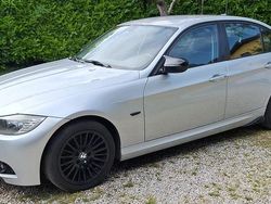 Argento Usata 2011 BMW 318 M Sport Tre volumi | 7200 € (Buon prezzo)