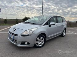 Grigio Usata 2012 Peugeot 5008 Monovolume | 3500 € (Buon prezzo)